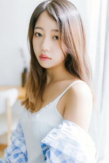 把腿抬高就不疼了